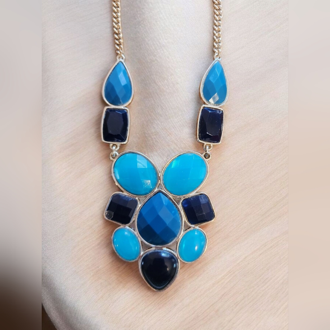 Blue Cabochon Necklace Silver-Tone Chain Chain Marked Nwt